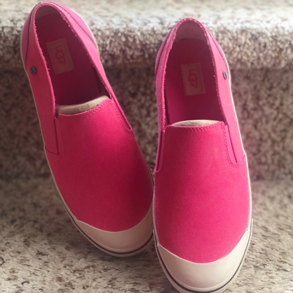 Ugg Girls flat canvas shoes